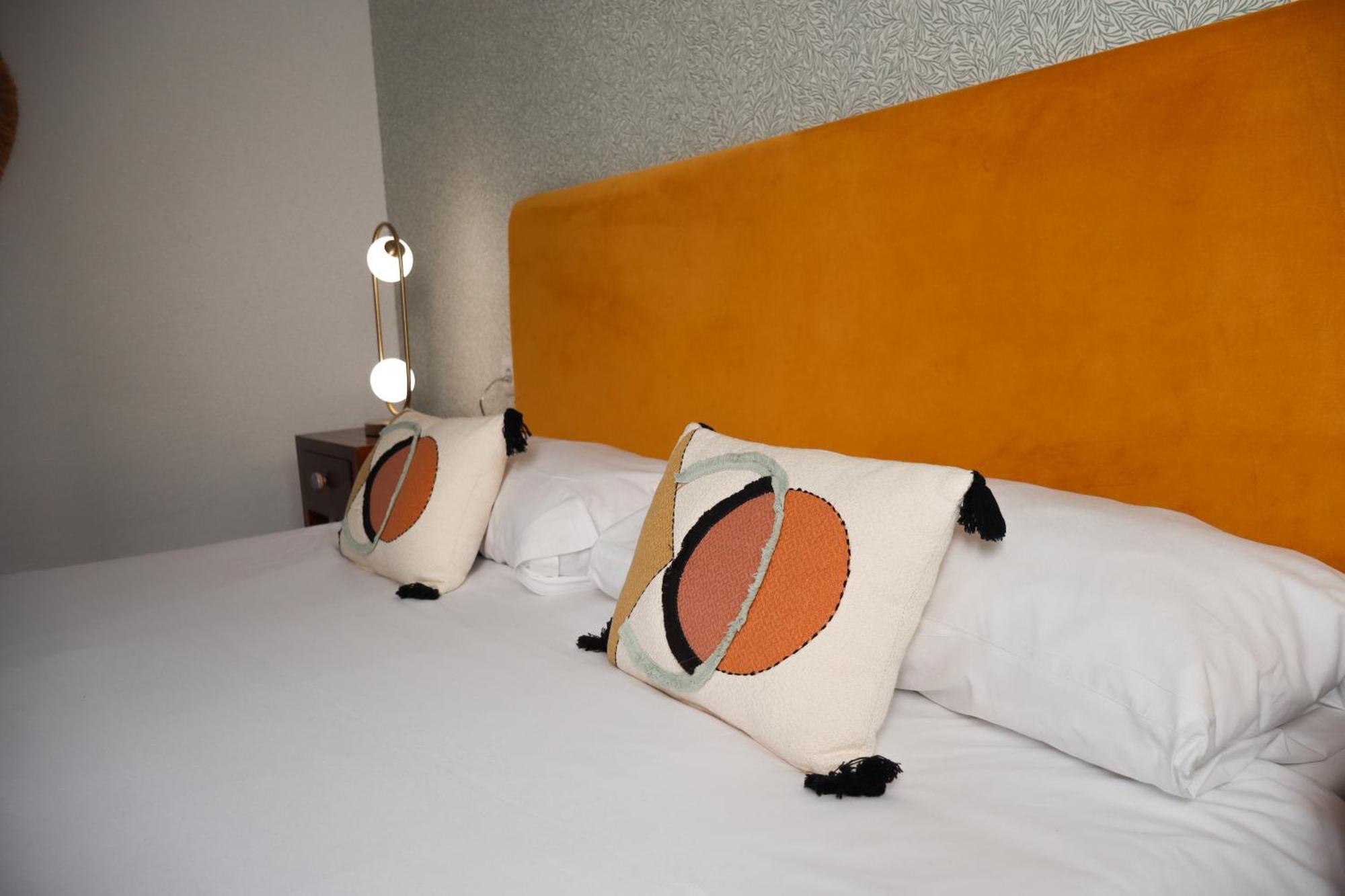 Monkeys Apartments Lumbreras Deluxe Севилья Экстерьер фото